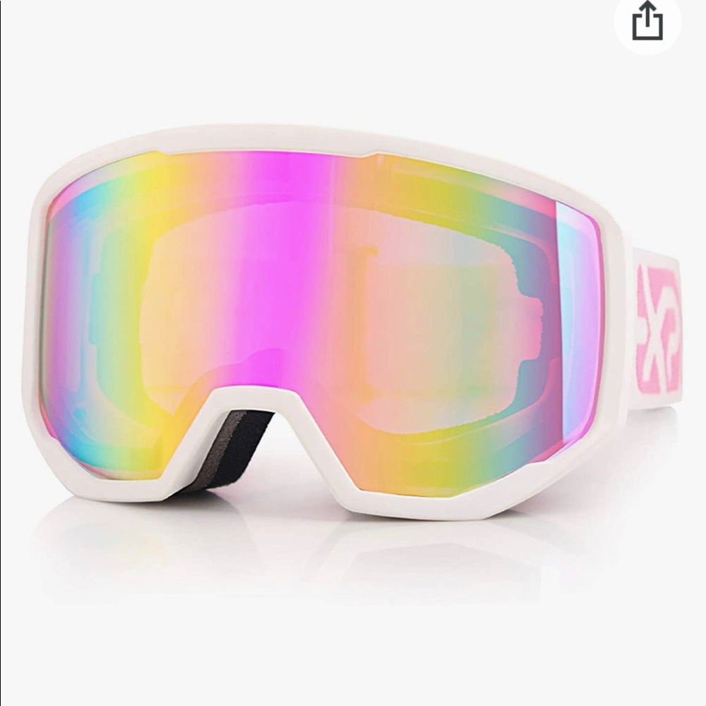 Ski/snowboarding goggles
